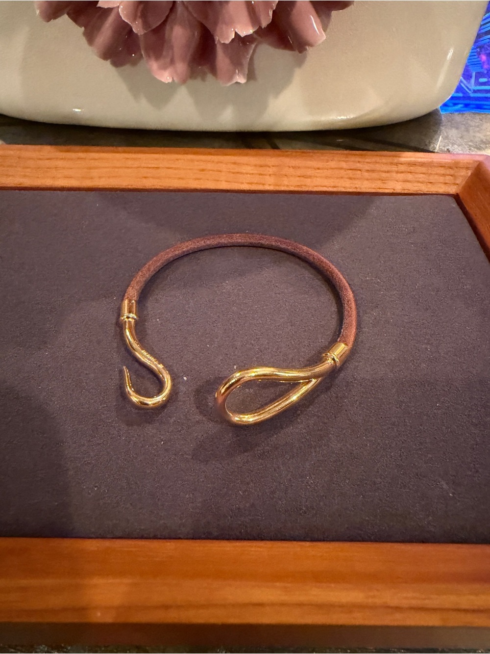 NWOT Chestnut Leather Bracelet w/Polished Gold Tone Hook Closure